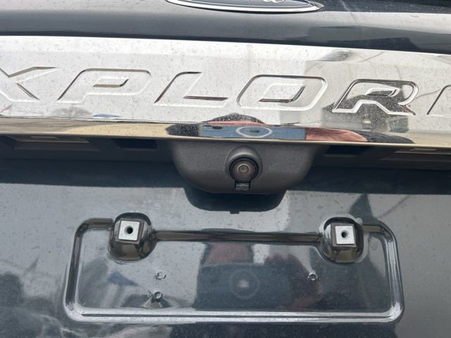 Certified 2022 Ford Explorer XLT w/ Equipment Group 202A image 8