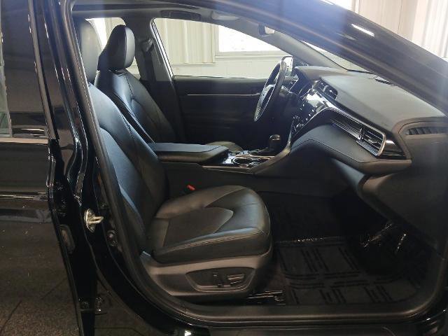 Used 2020 Toyota Camry XLE image 18