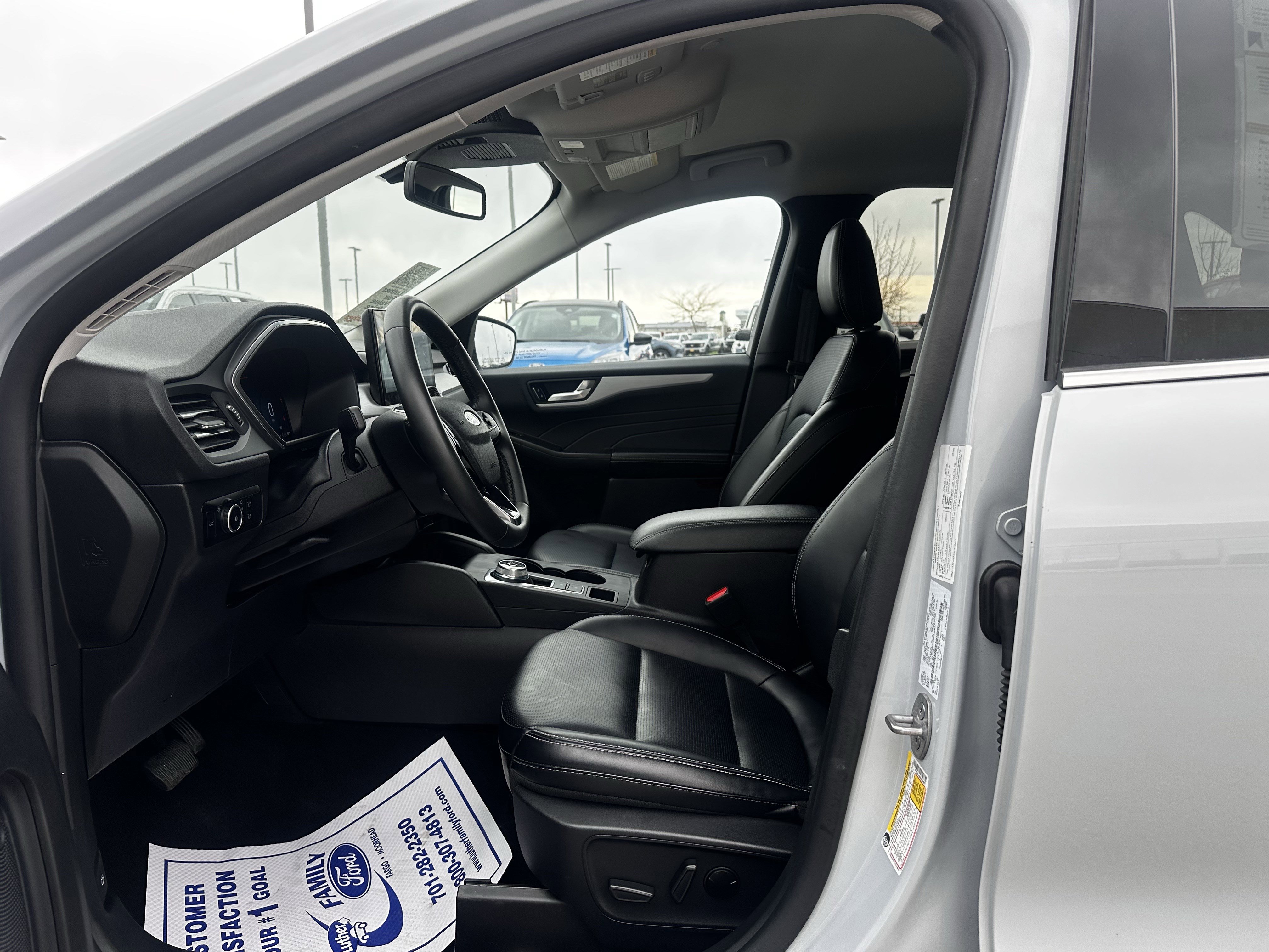 Certified 2025 Ford Escape Platinum AWD/4WD image 18