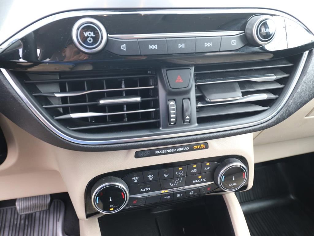 Certified 2022 Ford Escape Titanium image 21