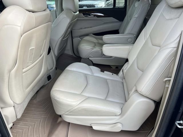 Used 2019 Cadillac Escalade ESV Luxury AWD/4WD image 14