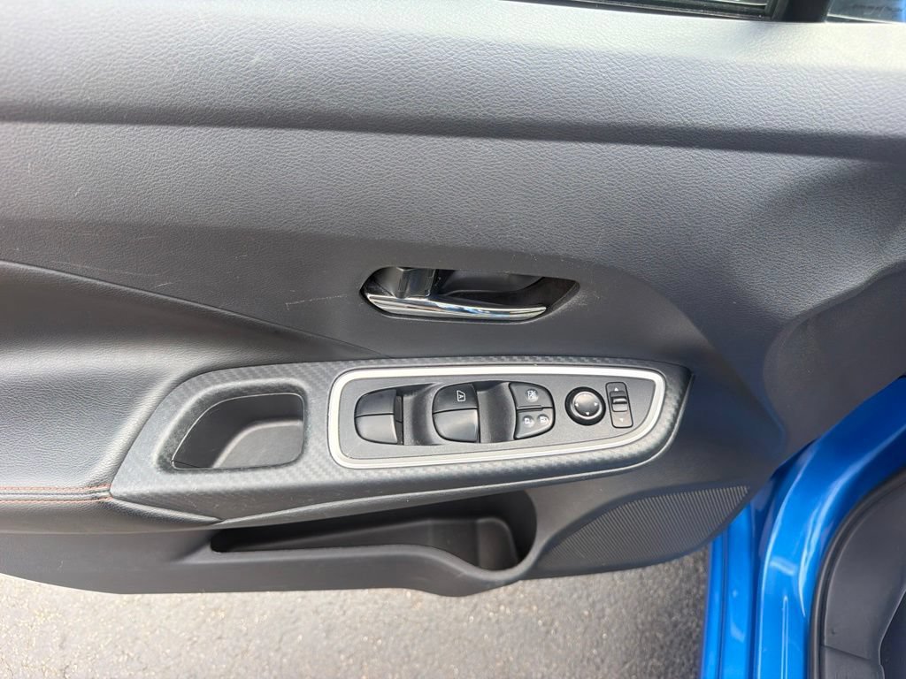Used 2024 Nissan Versa SR FWD image 24