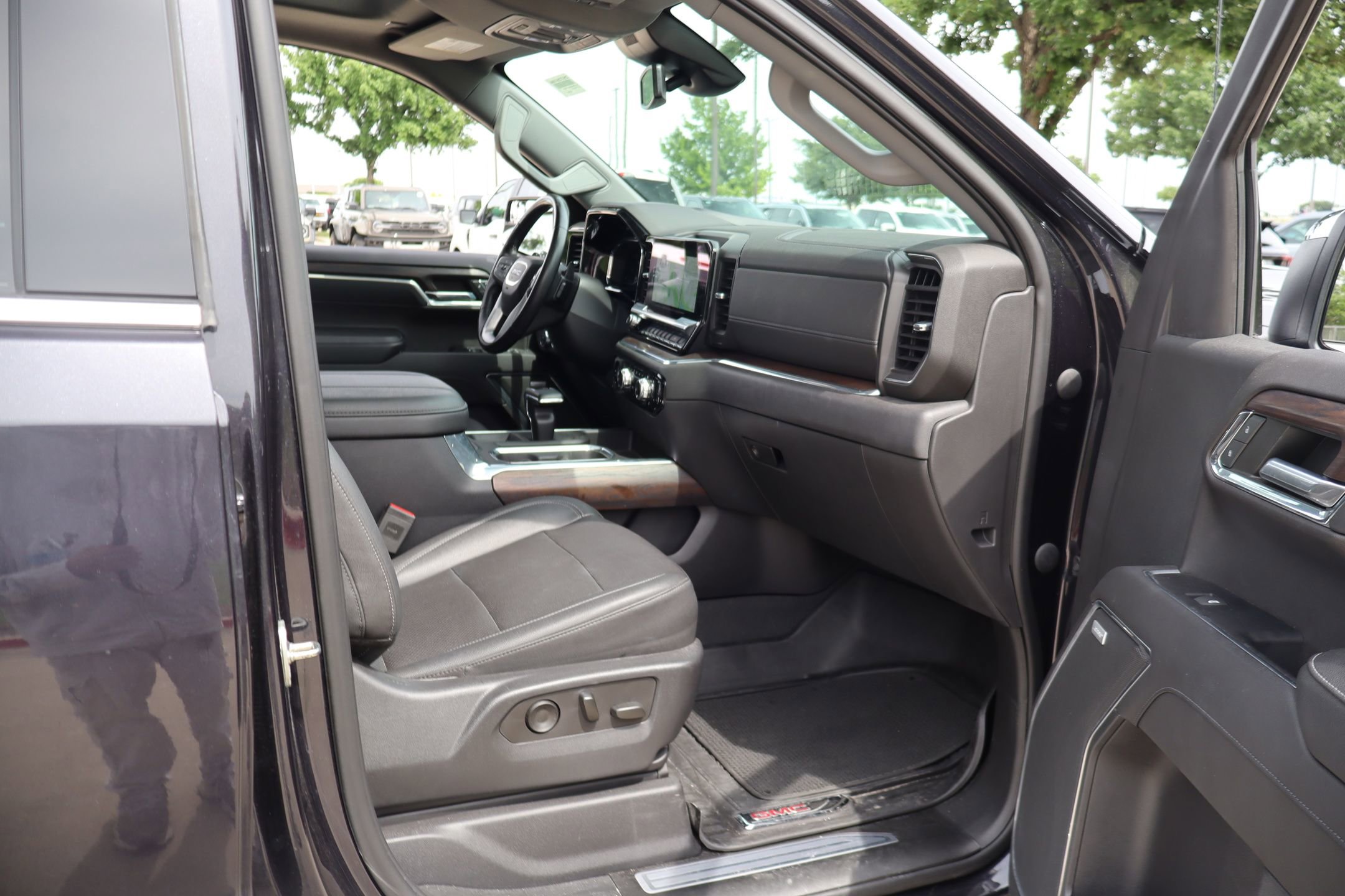 Used 2023 GMC Sierra 1500 SLT RWD image 30