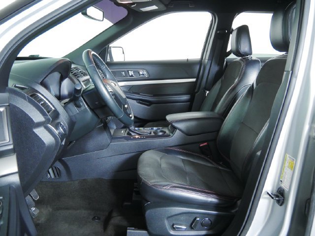 Certified 2018 Ford Explorer XLT w/ Equipment Group 202A FWD image 21