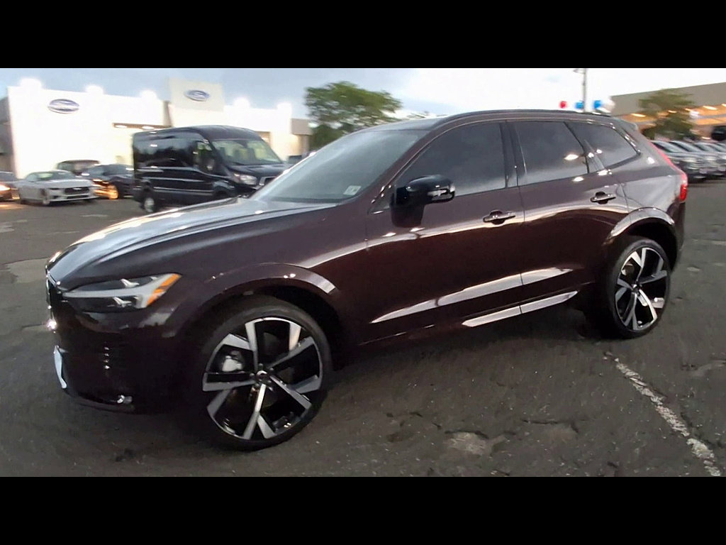 Used 2026 Volvo XC60 B5 Ultra w/ Climate Package AWD/4WD image 4