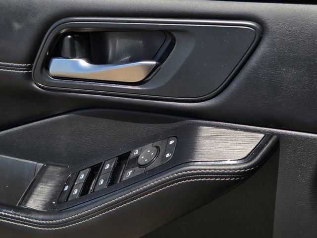Used 2023 Nissan Rogue SV w/ SV Premium B Package FWD image 18
