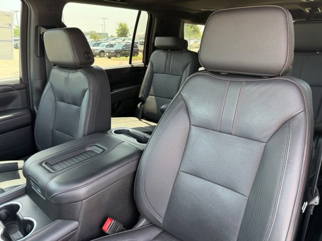 Used 2023 Chevrolet Suburban RST w/ Sport Performance Package AWD/4WD image 13