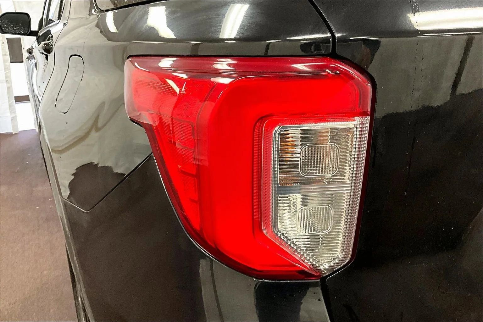 Certified 2021 Ford Explorer XLT w/ Equipment Group 202A image 29