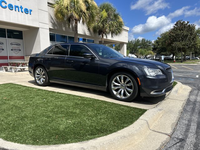 Used 2019 Chrysler 300 Touring L w/ Quick Order Package 22F RWD image 2