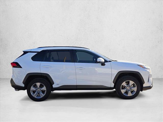 Used 2022 Toyota RAV4 XLE AWD/4WD image 4