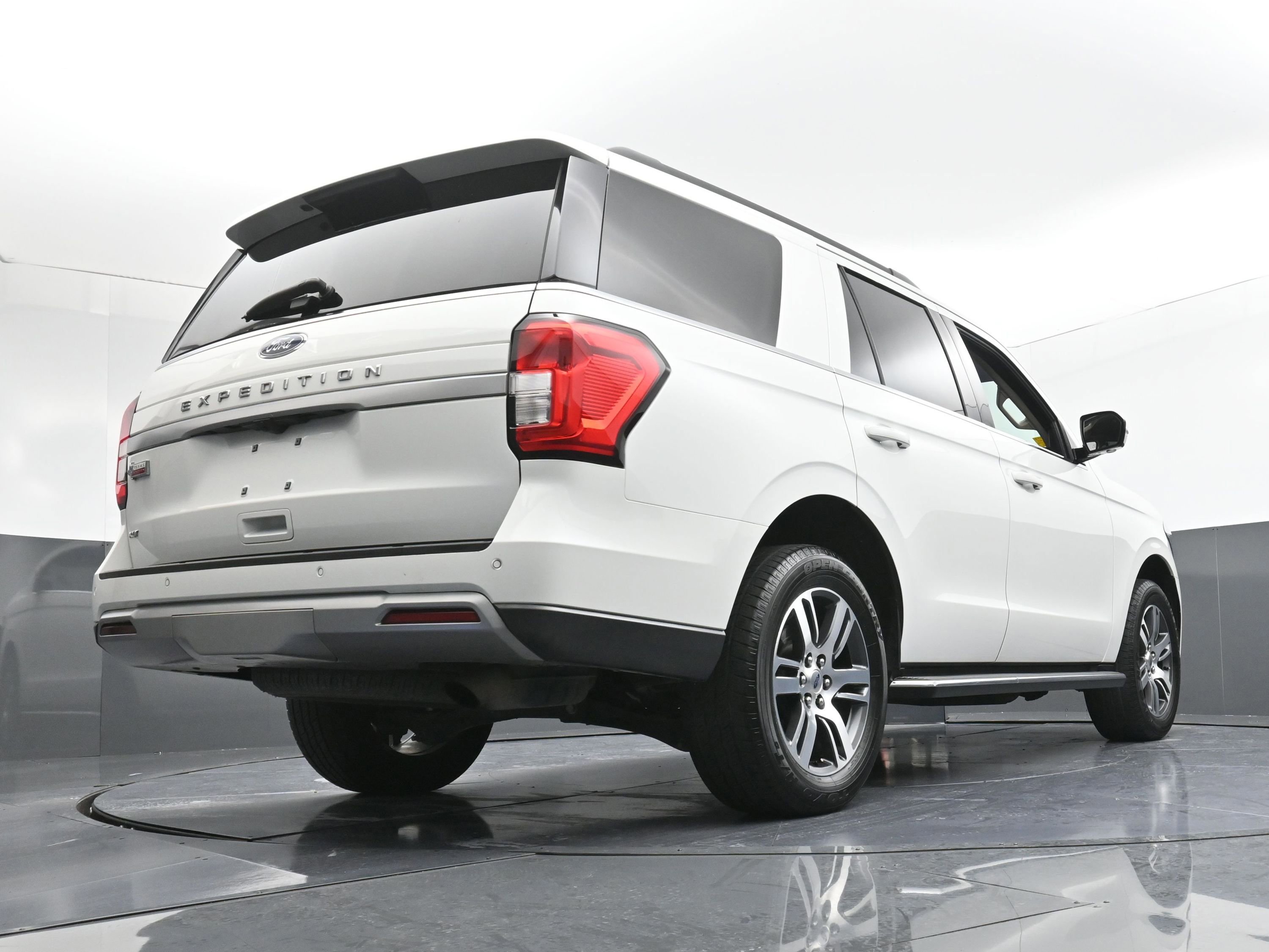 Certified 2022 Ford Expedition XLT image 15