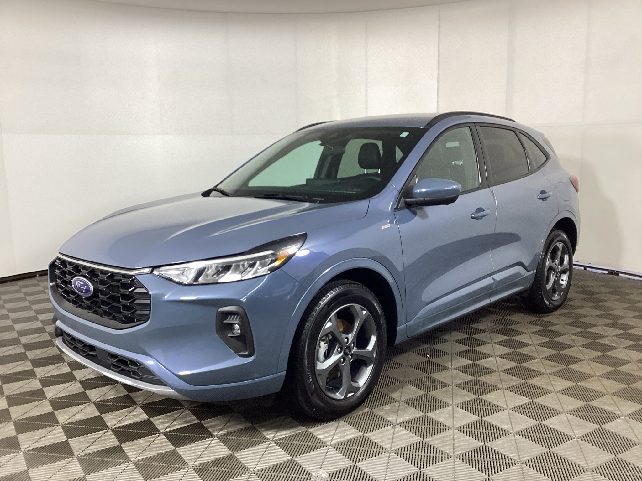 Certified 2023 Ford Escape ST-Line Select w/ Tech Pack #2 AWD/4WD image 5