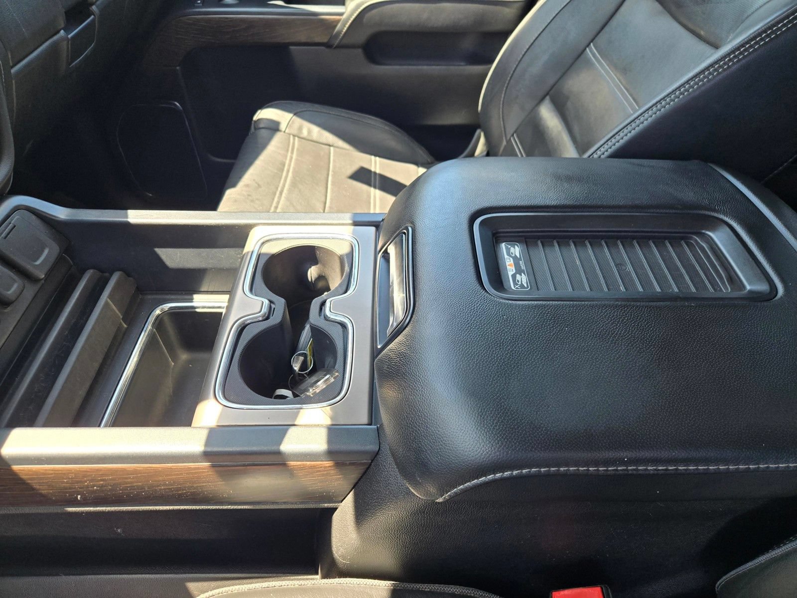 Used 2018 GMC Sierra 1500 Denali w/ Denali Ultimate Package AWD/4WD image 26