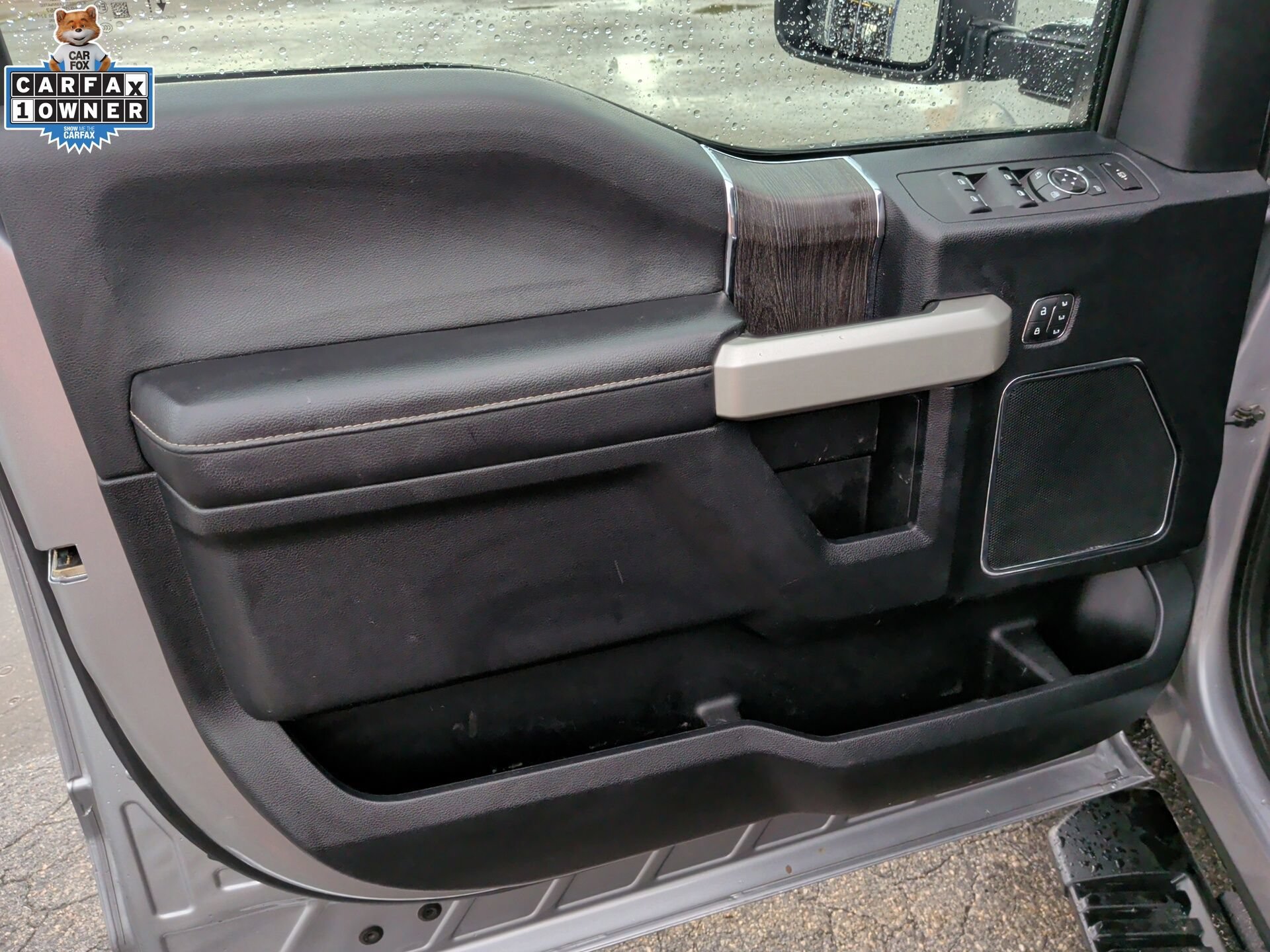 Certified 2020 Ford F550 4x4 Crew Cab Super Duty w/ Lariat Value Package image 24
