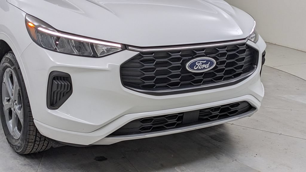 Certified 2023 Ford Escape ST-Line w/ Tech Pack #1 AWD/4WD image 40