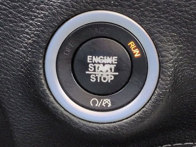 Used 2020 Dodge Challenger SXT w/ Blacktop Package image 30