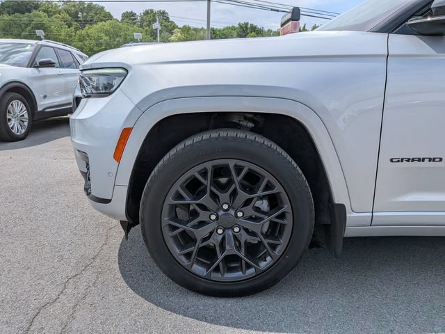 Used 2025 Jeep Grand Cherokee L Summit AWD/4WD image 25