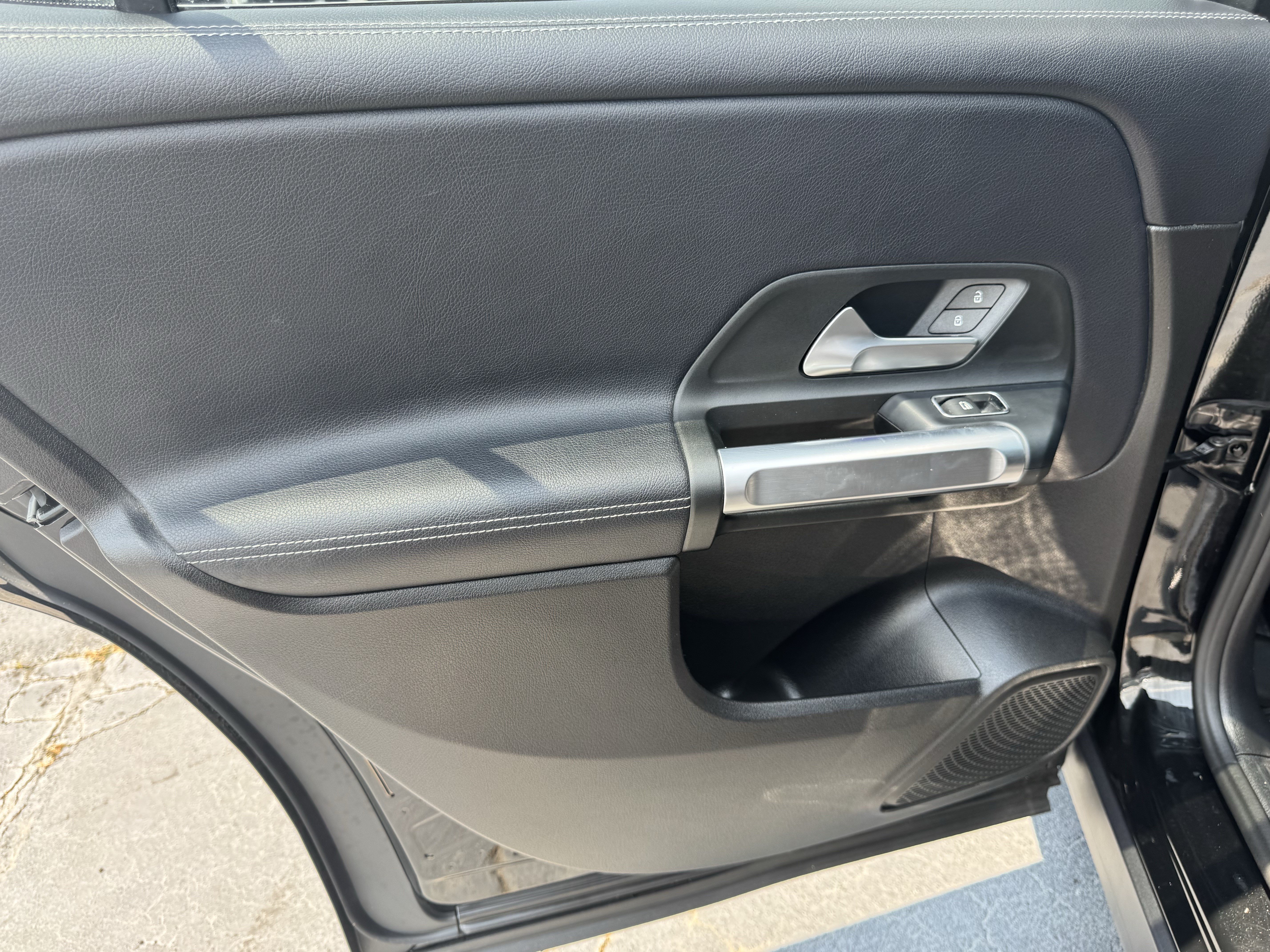 Used 2020 Mercedes-Benz GLB 250 4MATIC image 25
