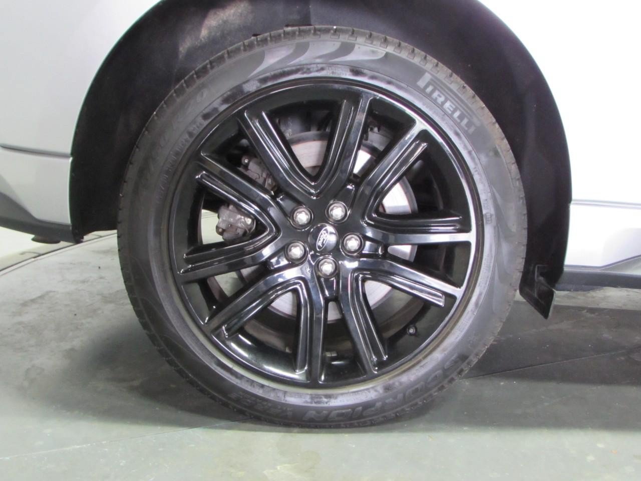 Certified 2024 Ford Edge ST-Line AWD/4WD image 9