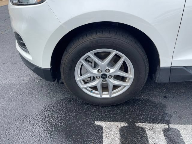 Certified 2024 Ford Edge SEL w/ Convenience Package AWD/4WD image 3