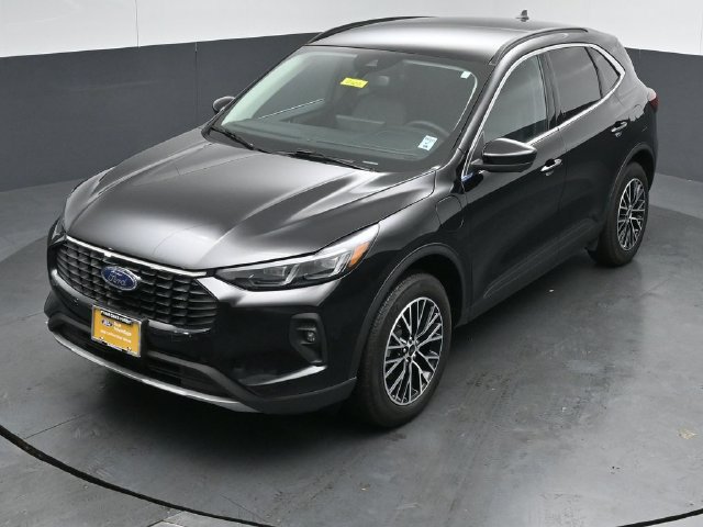 Certified 2026 Ford Escape SE w/ PHEV Premium Package FWD image 47