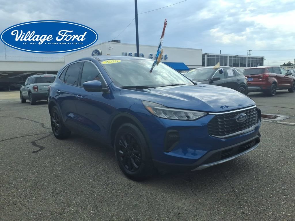 Certified 2023 Ford Escape Active w/ Tech Pack #2 AWD/4WD image 4