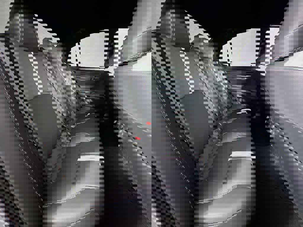 Used 2025 Toyota Camry SE image 30