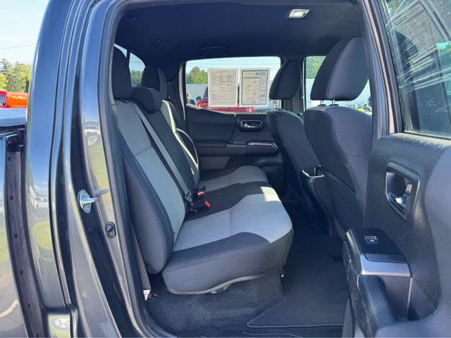 Used 2021 Toyota Tacoma TRD Sport AWD/4WD image 12