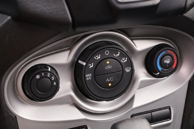 Certified 2018 Ford Fiesta SE FWD image 18
