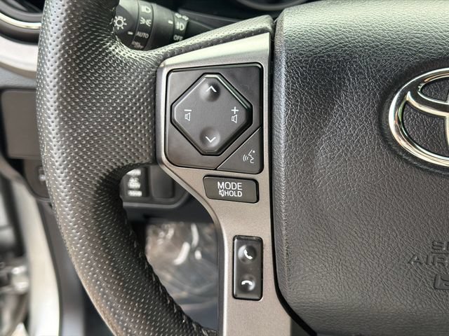 Used 2022 Toyota Tacoma TRD Off-Road w/ Technology Package AWD/4WD image 24