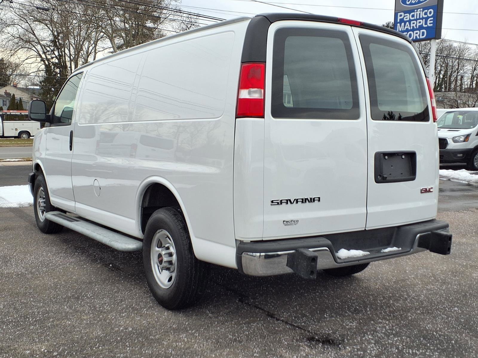 Used 2024 GMC Savana 2500 w/ Driver Convenience Package image 3