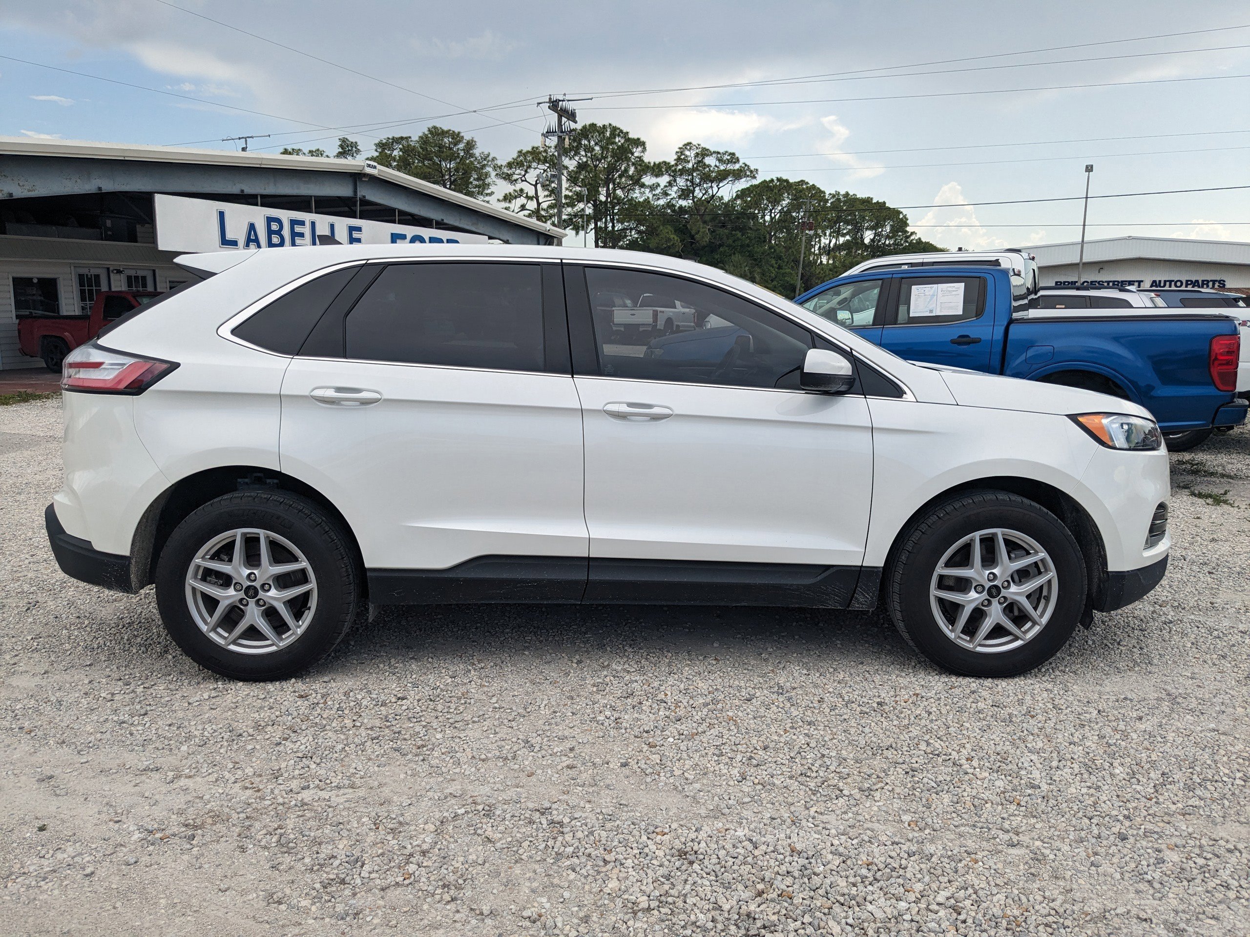 Certified 2023 Ford Edge SEL w/ Convenience Package AWD/4WD image 5
