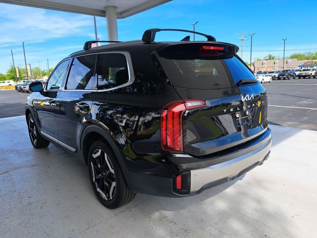 Used 2025 Kia Telluride S image 2