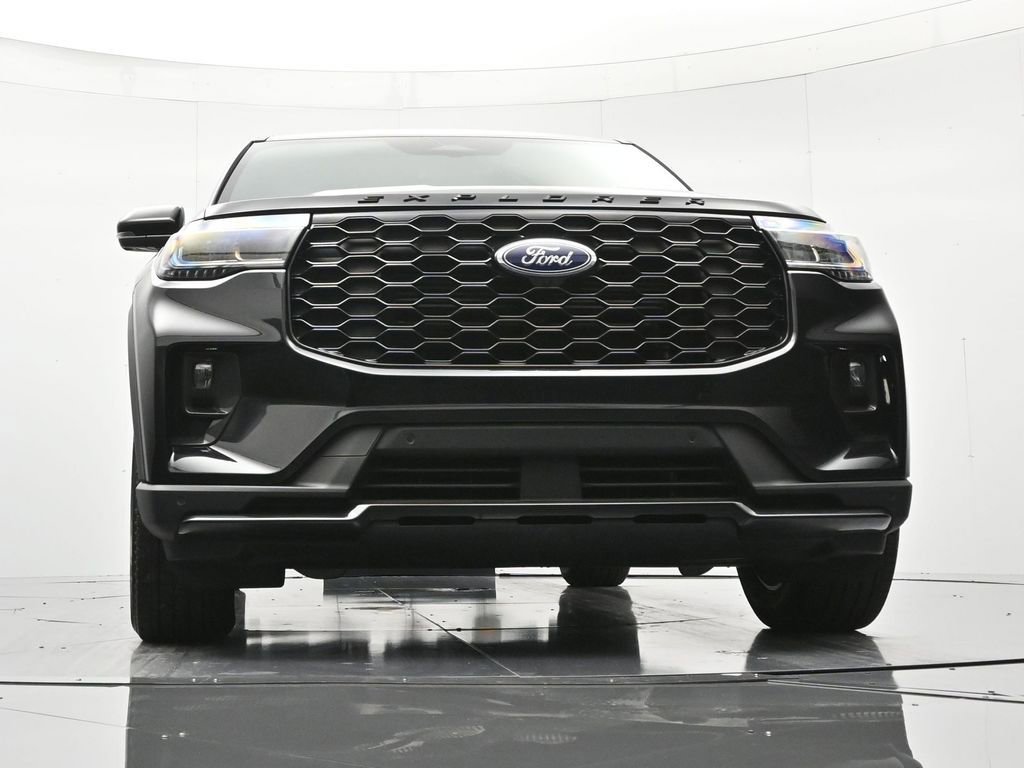 Certified 2025 Ford Explorer ST-Line w/ Premium Package RWD image 38