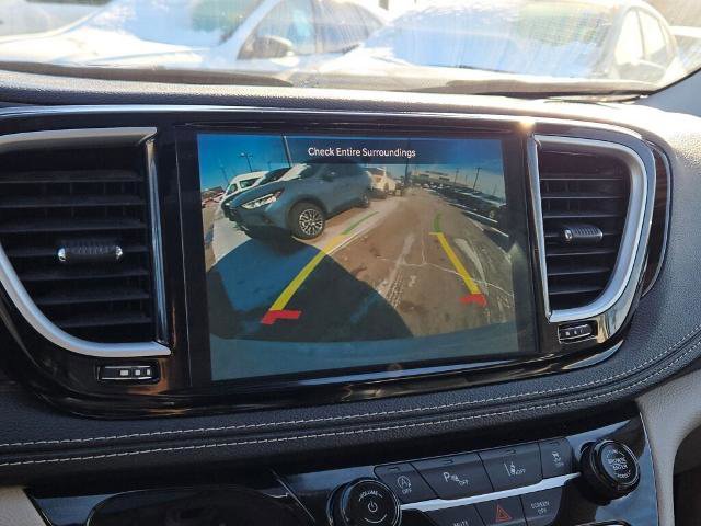 Used 2024 Chrysler Pacifica Limited FWD image 31