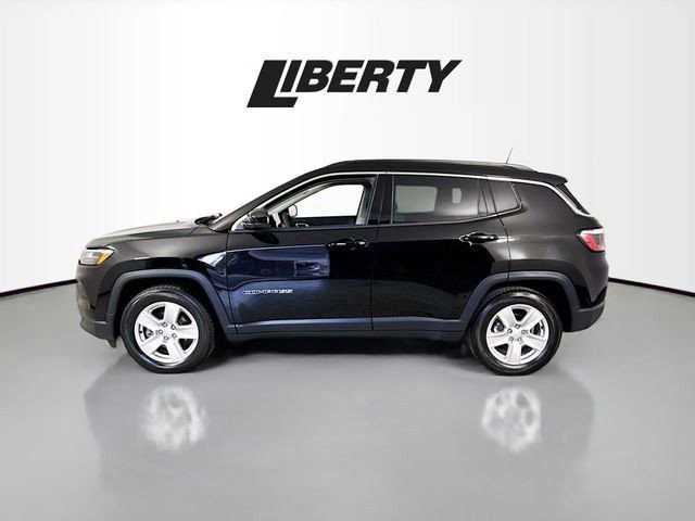Used 2022 Jeep Compass Latitude image 2