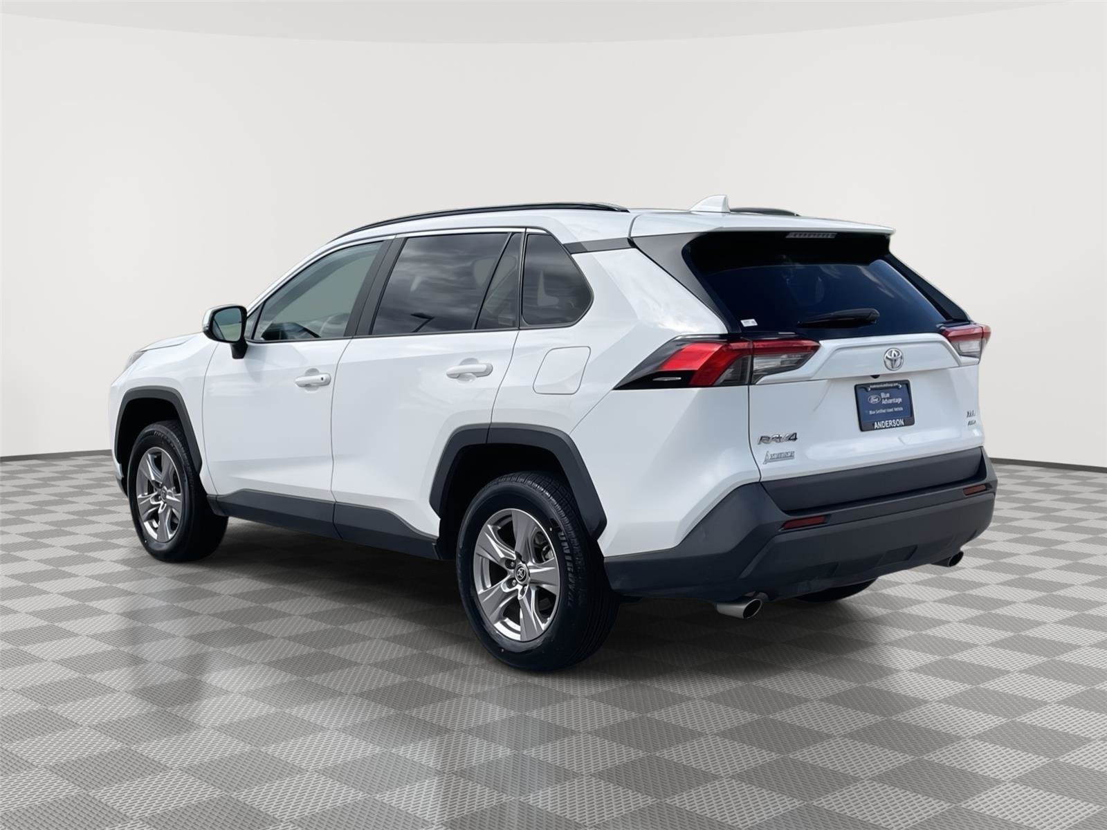 Used 2023 Toyota RAV4 XLE AWD/4WD image 9