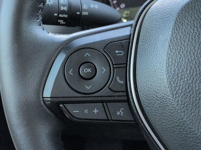 Used 2022 Toyota RAV4 XLE Premium image 25