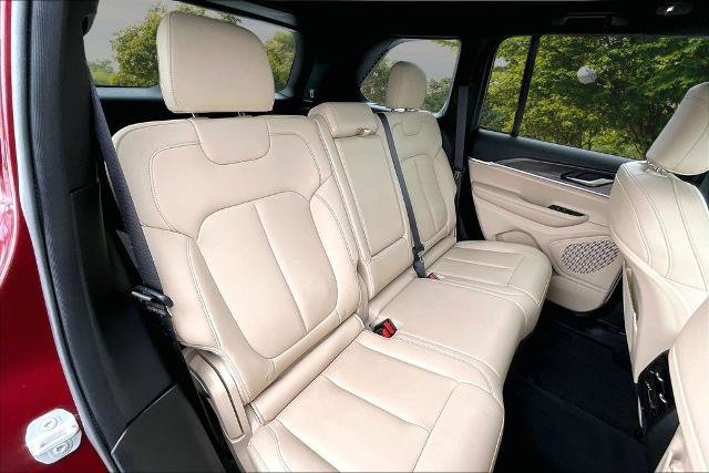 Used 2024 Jeep Grand Cherokee Limited AWD/4WD image 26