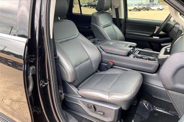 Certified 2025 Ford Expedition Active AWD/4WD image 6