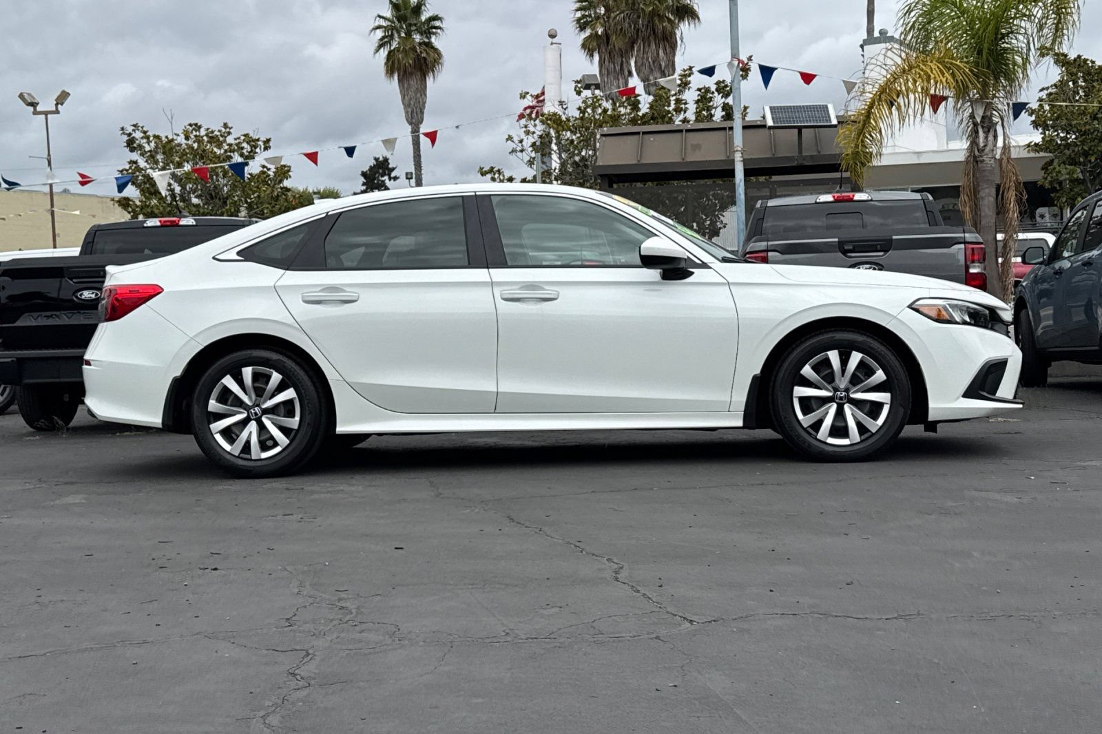 Used 2023 Honda Civic LX image 25