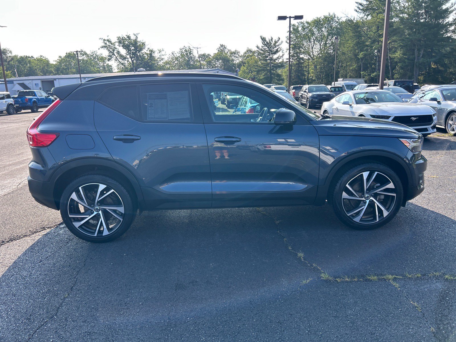 Used 2022 Volvo XC40 T5 R-Design w/ Climate Package AWD/4WD image 17