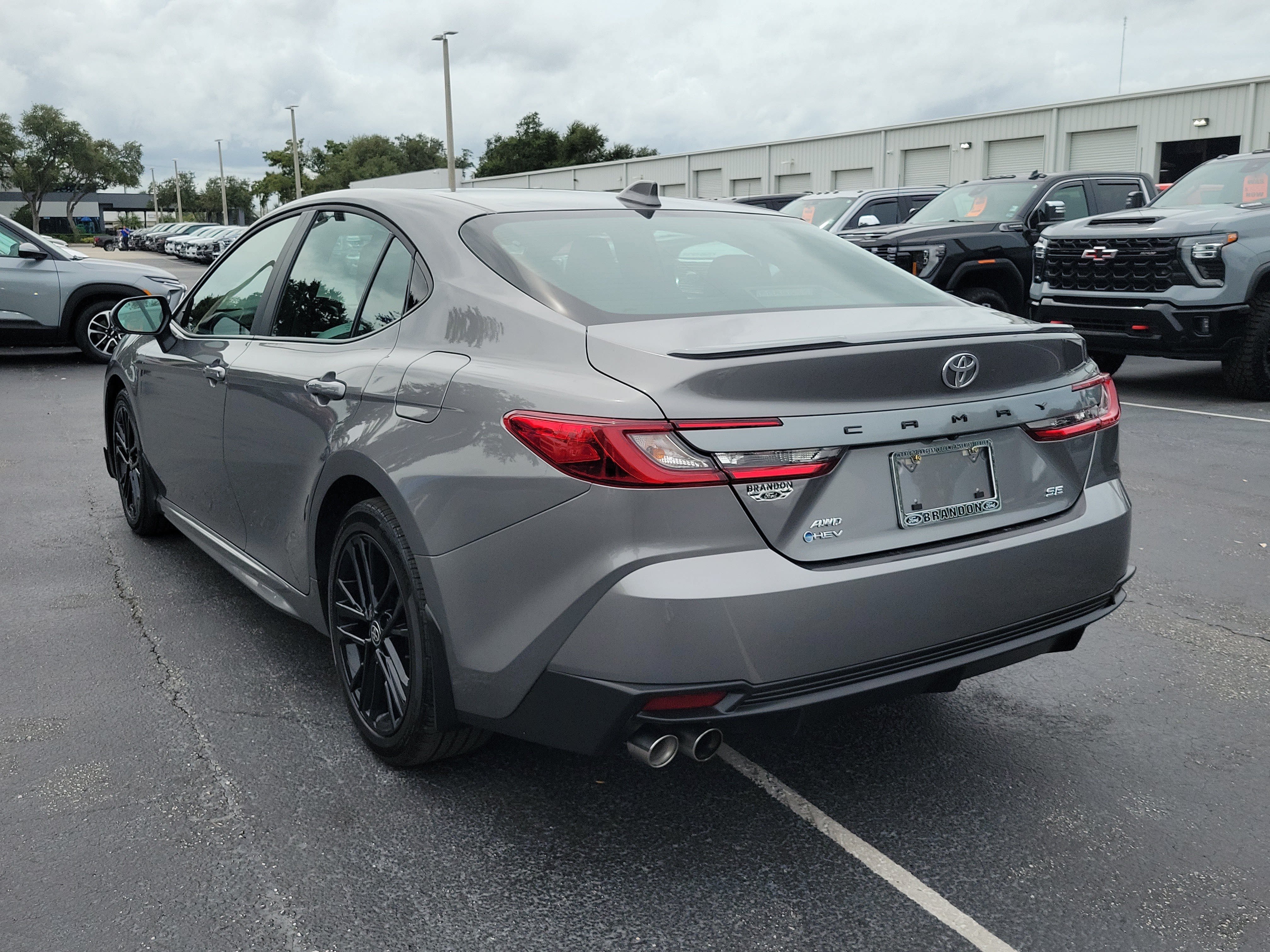 Used 2025 Toyota Camry SE w/ Multimedia Upgrade Package AWD/4WD image 7