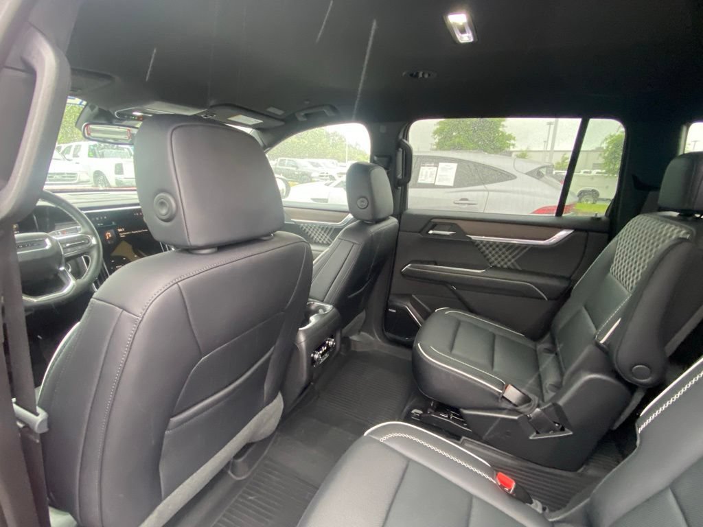 Used 2025 GMC Acadia Denali w/ LPO, Floor Liner Package AWD/4WD image 22