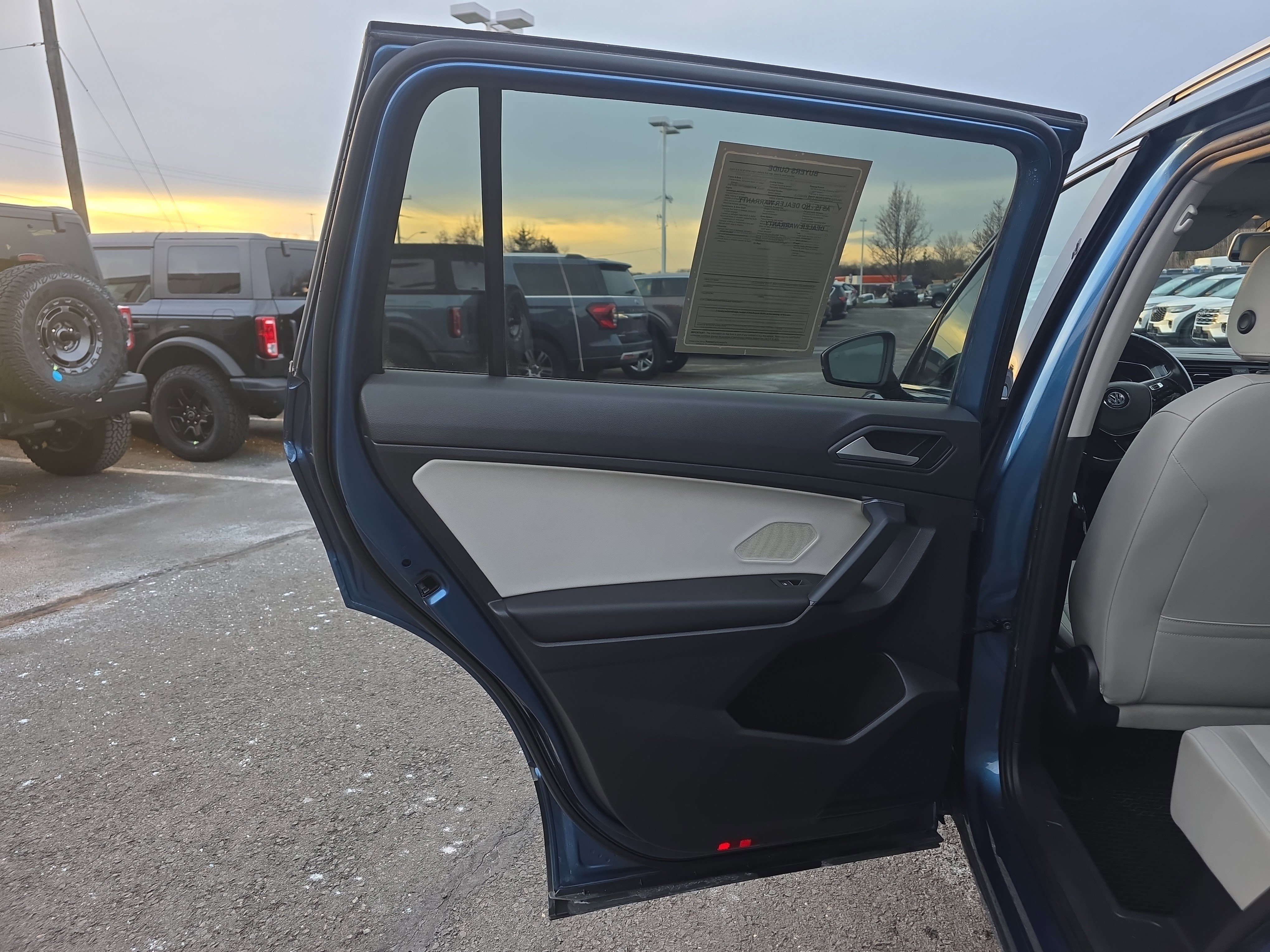 Used 2019 Volkswagen Tiguan SEL w/ 3rd Row Seat Package image 23