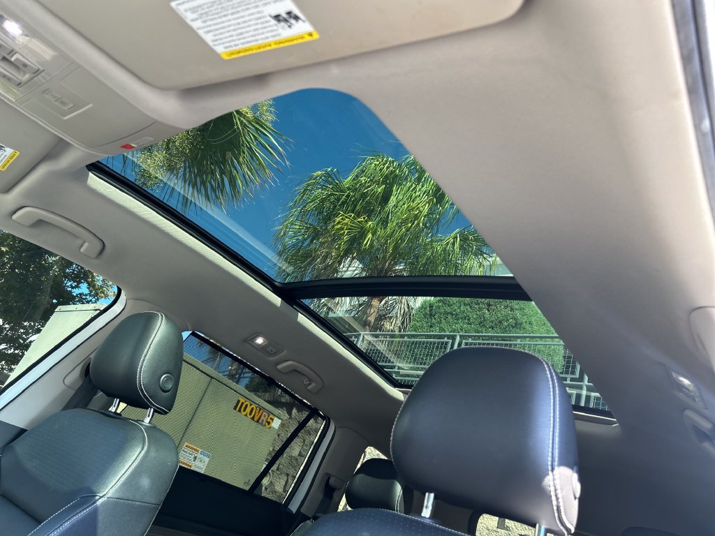 Used 2021 Volkswagen Atlas SE w/ Panoramic Sunroof Package FWD image 17