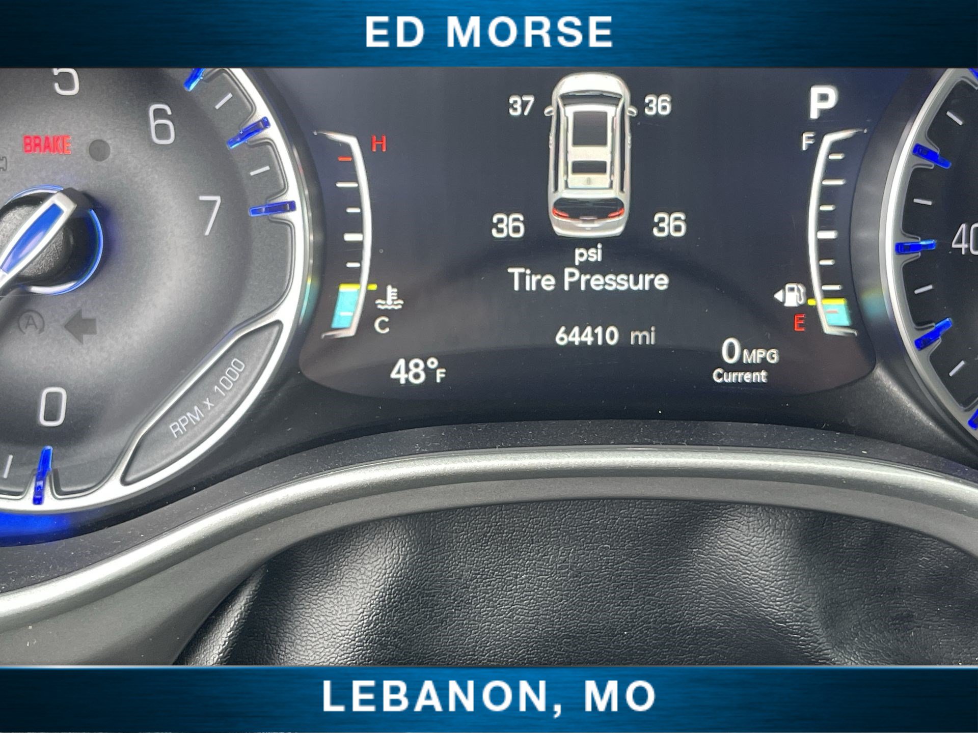 Used 2025 Chrysler Pacifica Select FWD image 12