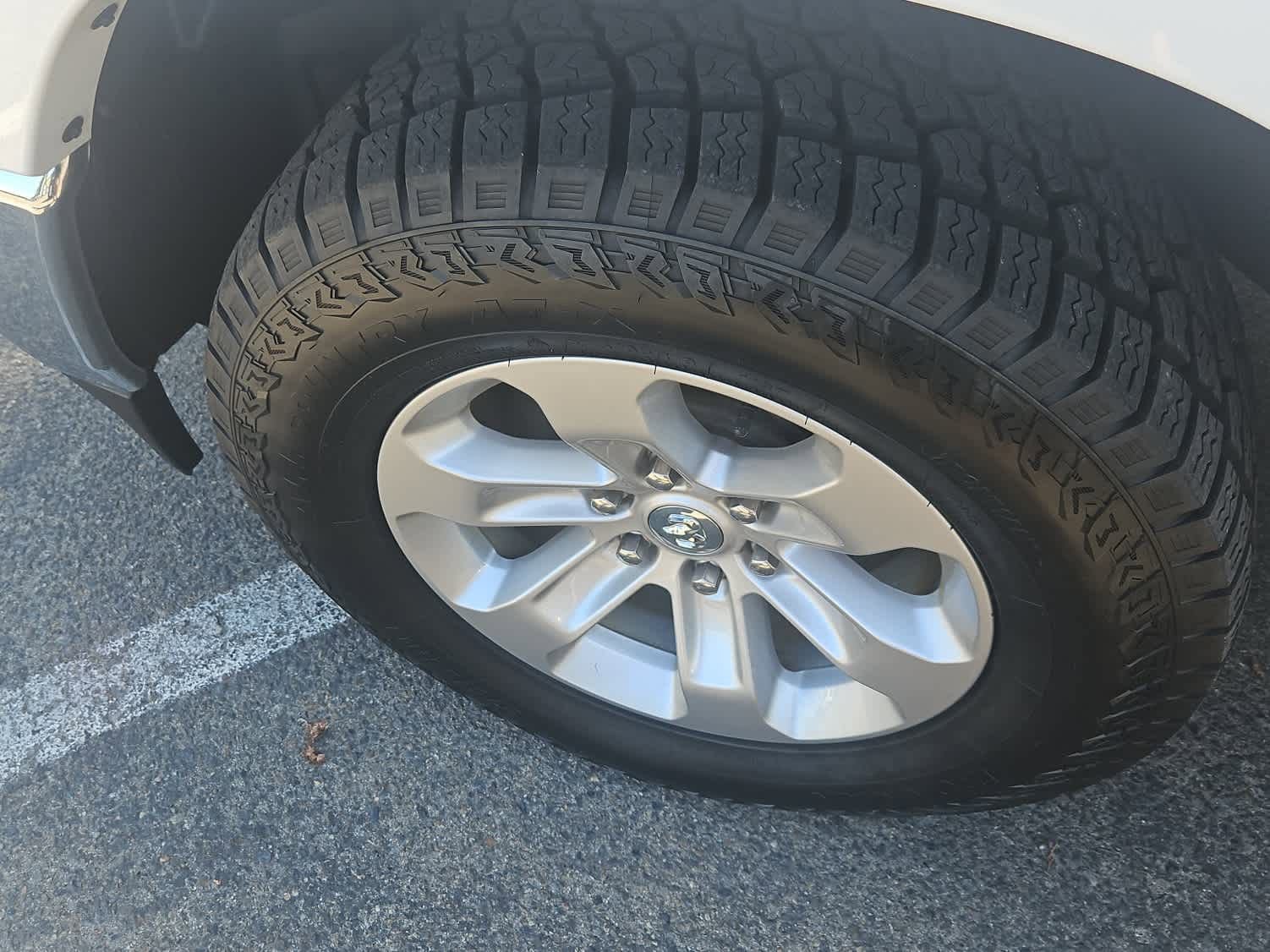 Used 2022 RAM 1500 Laramie AWD/4WD image 3