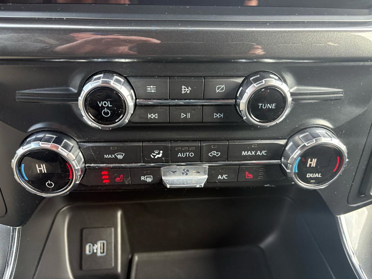 Certified 2021 Ford F150 XLT w/ Equipment Group 302A High image 28