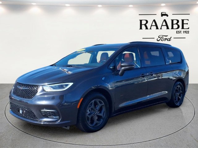 Used 2021 Chrysler Pacifica Limited w/ S Appearance Package FWD image 3